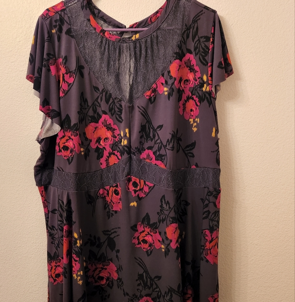 DARK SLATE GREY FLORAL STUDIO KNIT & LACE MOCK NECK PEPLUM BLOUSE